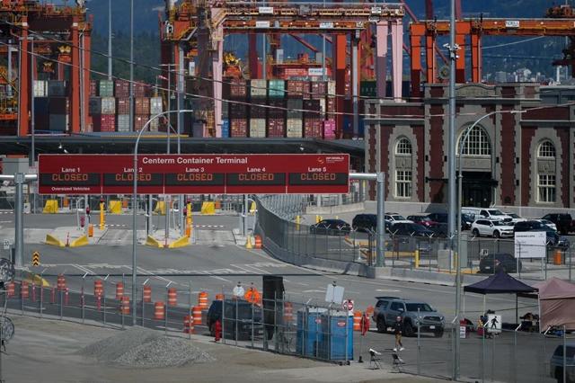 Labour minister asks mediator for terms to end B.C. port strike - https://cdn.connectfm.ca/E516FB93-4070-4E2D-80C1-CF5F5D806A7B_Story2488318_3325272.jpg
