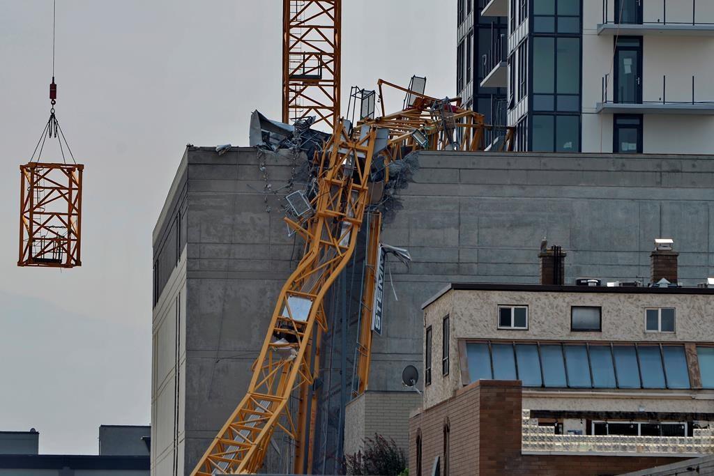 remains-of-toppled-crane-removed-in-kelowna-b-c-most-evacuations-lifted