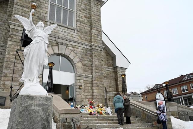 Mass to be held in honour of victims in Quebec town where pedestrians struck by truck - https://cdn.connectfm.ca/E5A42421-DD31-441B-A10C-3243FAE89A37_Story2253814_3142366.jpg