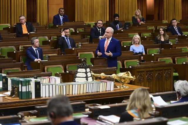 Blanchet, O'Toole criticizing NDP for helping the Liberals fast-track the bill; NDP says did it for Canadians - https://cdn.connectfm.ca/EA3B4E45-7FE3-444A-B2D0-BB26632273BF_Story835013_1206524.jpg