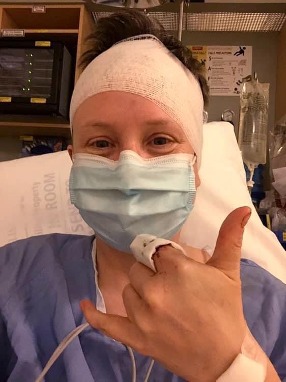 Teacher who confronted B.C. stabbing suspect with umbrella did what is right: sister - https://cdn.connectfm.ca/EBB2A021-0F72-48D8-A97D-4541B3C5EF5B_Story1121385_1626309.jpg