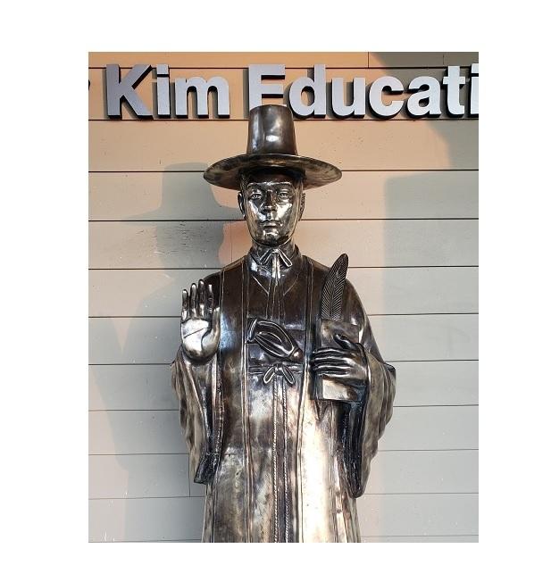 Bronze statue stolen from St. Andrew Kim Church - https://cdn.connectfm.ca/ED7CE2F5-891B-4EA2-BAAF-6943E56C2018_Story1924233_2769766.jpg