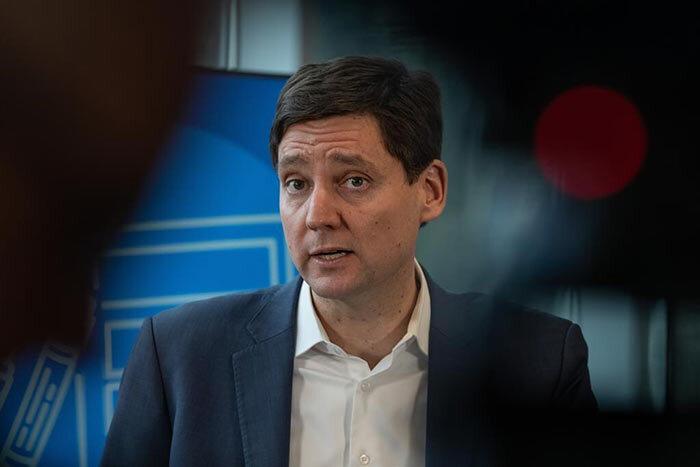 bc-to-restrict-cellphones-in-schools-premier