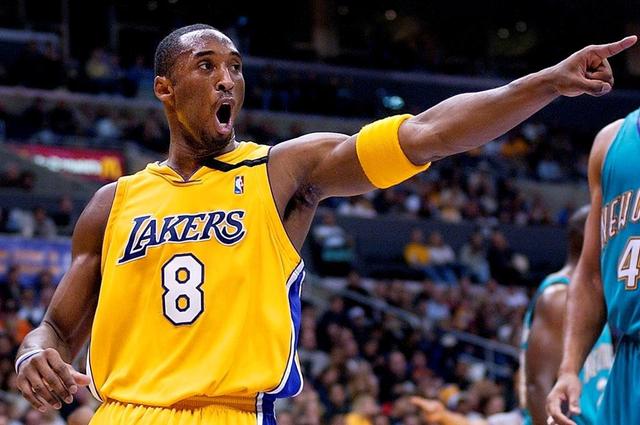 Kobe Bryant, 8 others killed in California chopper crash - https://cdn.connectfm.ca/EXF_OTGN8BD5.jpg
