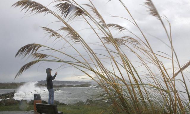 Environment Canada warns winds on Vancouver Island, Metro Vancouver may cause damage - https://cdn.connectfm.ca/Environment-Canada_2025-02-24-175035_fvkg.jpg