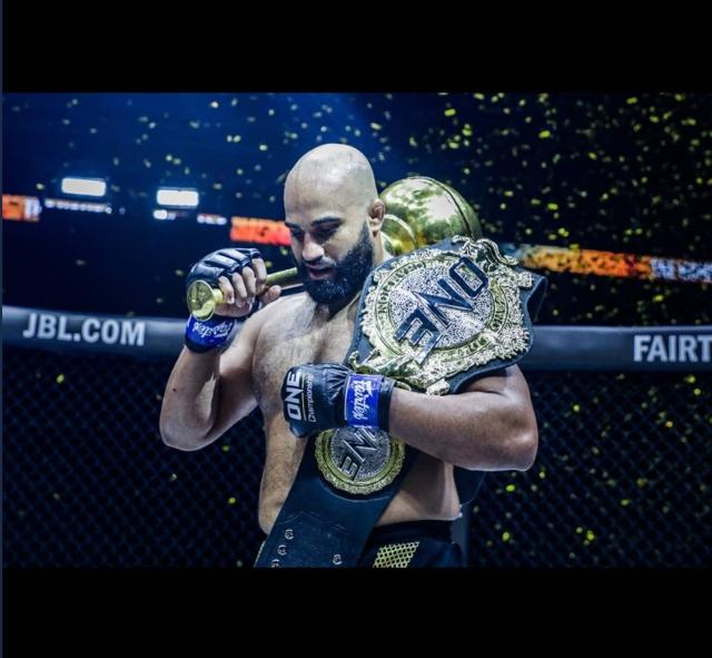 B.C.'s Arjan Bhullar crowned MMA world champion - https://cdn.connectfm.ca/F767DA5C-3F4E-4CC7-88C5-3F03107249E5_Story1199933_1738892.jpg