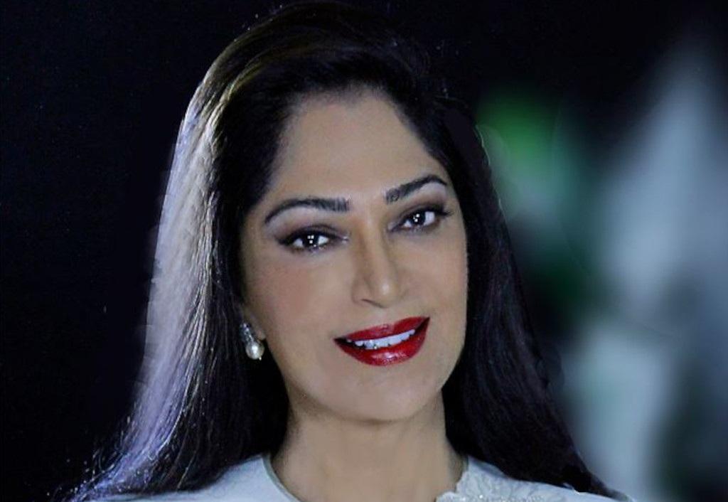 simi-garewal-complains-of-a-drop-in-twitter-followers