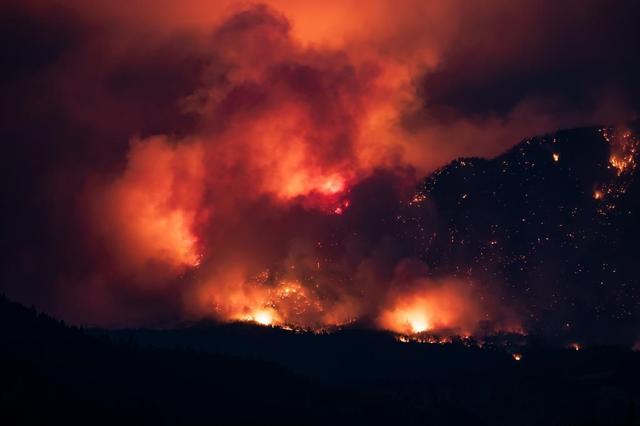 B.C. Wildfire Service forced to focus on life threatning wildfires due to a lack of resources - https://cdn.connectfm.ca/F9B4C7E6-648D-47F4-80C7-F8E04E9C2EE3_Story1304546_1885727.jpg