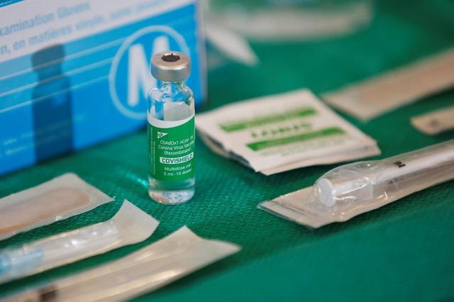 Three cases of blood clotting reported among 300,000 Canadians who received a Oxford-AstraZeneca shot: Dr. Supriya Sharma - https://cdn.connectfm.ca/FC1F5BB2-B480-43BE-BB62-5B4ACB83EF61_Story1113321_1614405.jpg