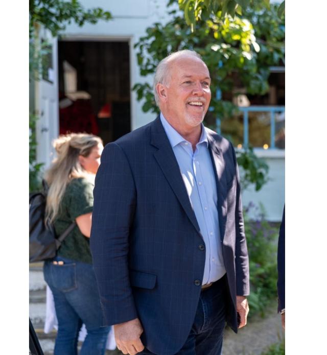 Premier Horgan calls PM Trudeau after minority govt. - https://cdn.connectfm.ca/FEF26909-3348-488C-A259-1E37D511FA92_Story1414900_2045410.jpg