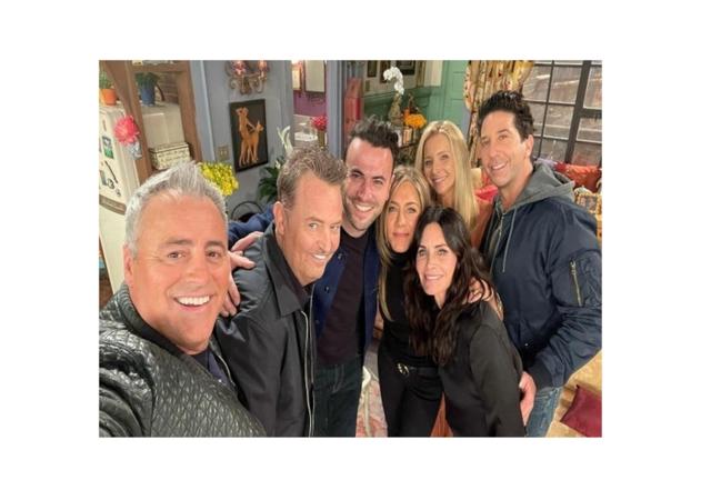 'Friends' cast scores 4 Emmy nominations - https://cdn.connectfm.ca/FRIENDS_210715_135528.jpg