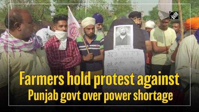 Farmers hold protest against Punjab govt over power shortage - https://cdn.connectfm.ca/Farmers-hold-protest-against-Punjab-govt-over-power-shortage.jpg