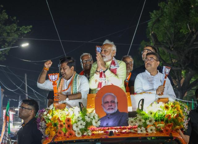 NDA ahead in leads, INDIA beats predictions - https://cdn.connectfm.ca/GOri6HkWwAAf_BH.jpg