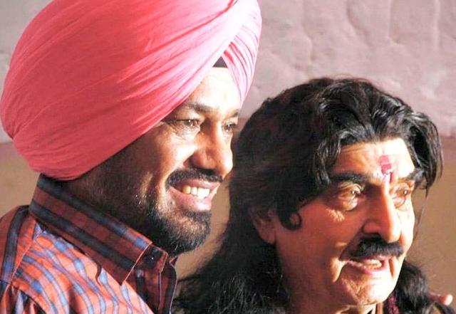 Veteran actor Asrani to make his Punjabi movie debut - https://cdn.connectfm.ca/Gurpreet-Ghuggi-with-Asrani.jpg