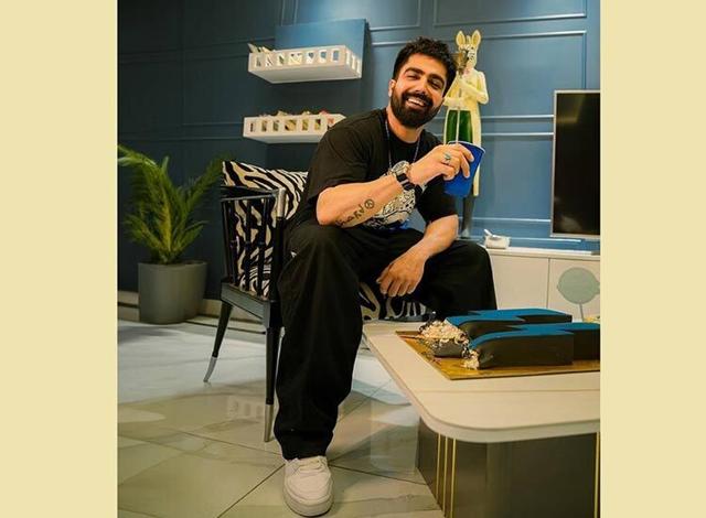 Harrdy Sandhu revealed he was molested by middle-aged woman - https://cdn.connectfm.ca/HARDY-SANDHU_2023-10-31-174841_lmzi.jpg