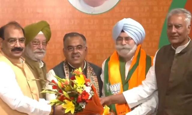 H.S. Phoolka joins BJP in Delhi, criticizes AAP governance - https://cdn.connectfm.ca/HS-phoolka.jpg