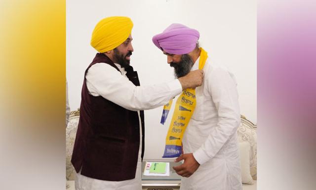 Shiromani Akali Dal candidate joins Aam Aadmi Party - https://cdn.connectfm.ca/Hardeep-Singh-Butrela.jpg