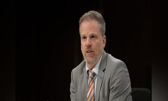 In bid to win over dentists, Ottawa changes billing for dental care plan - https://cdn.connectfm.ca/Health-Minister-Mark-Holland.jpg