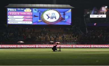 india-suspends-its-top-cricket-tournament-the-ipl-for-a-week-amid-military-tensions-with-pakistan