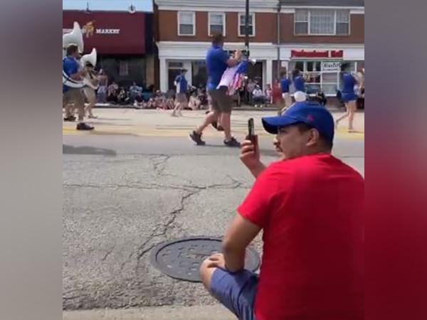 US: 6 killed, 24 injured in Illinois July 4th parade in Highland Park - https://cdn.connectfm.ca/Independence-Day-parade-organized-in-Highland-Park-in-Illinois.jpg