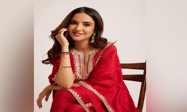 Bharti is like my elder sister: Jasmin Bhasin - https://cdn.connectfm.ca/Jasmin-Bhasin_2024-10-03-181727_sboe.jpg