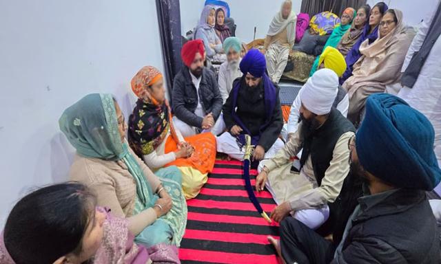 Akal Takht acting Jathedar meets family of slain Jalandhar teen, calls for strongest penalties - https://cdn.connectfm.ca/Jathedar-Giani-Kuldeep-Singh-Gargajj_2025-11-27-165616_wfrb.jpg