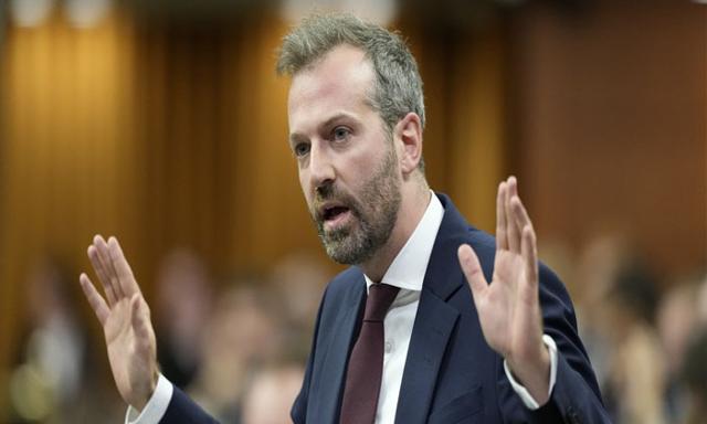 Canada Post set to reduce frequency of letter mail delivery: minister - https://cdn.connectfm.ca/Joël-Lightbound.jpg