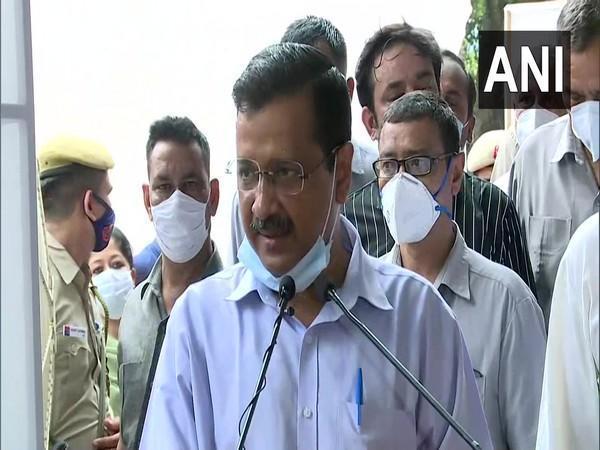 arvind-kejriwal-inaugurates-indias-first-smog-tower-in-delhi