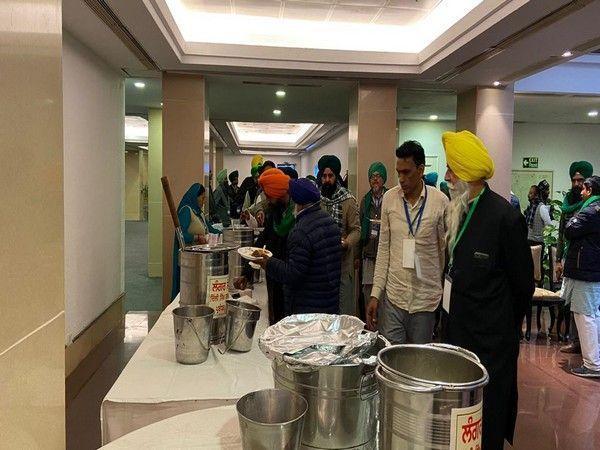 talks-between-centre-farmers-representatives-to-resume-after-lunch-break