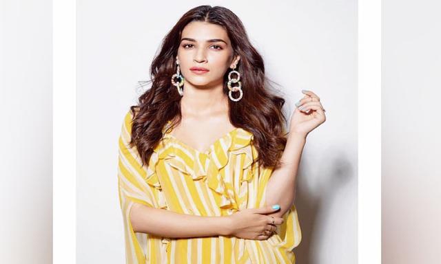 Meena Kumari’s Biopic Starring Kriti Sanon Shelved! - https://cdn.connectfm.ca/Kriti-Sanon_2024-11-26-145322_pjwe.jpg