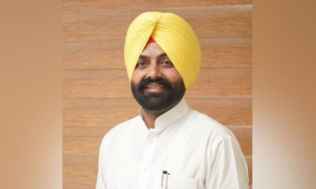 Former Punjab minister Laljit Singh Bhullar remanded for three more days in suicide case probe - https://cdn.connectfm.ca/Laljit-Bhullar-AAP.jpg