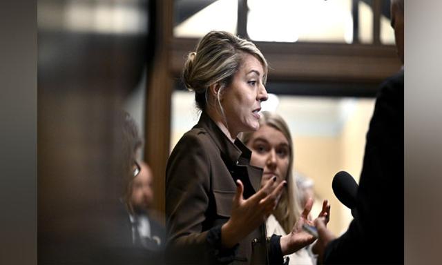 Foreign affairs minister urges Canadians to leave Florida ahead of devastating storm - https://cdn.connectfm.ca/Mélanie-Joly_2024-10-09-173351_sjdq.jpg