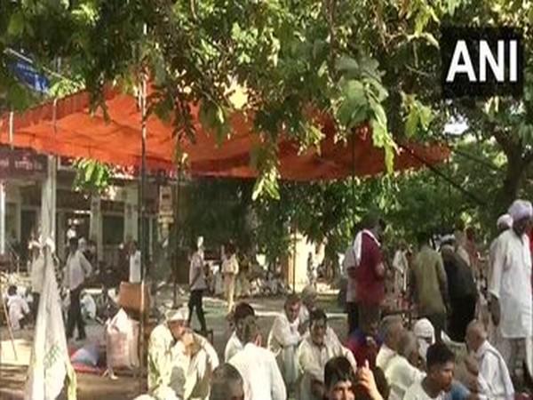 Farmers continue sit-in protest at mini Secretariat in Karnal - https://cdn.connectfm.ca/Mini-Secretariat-Karnal.jpg