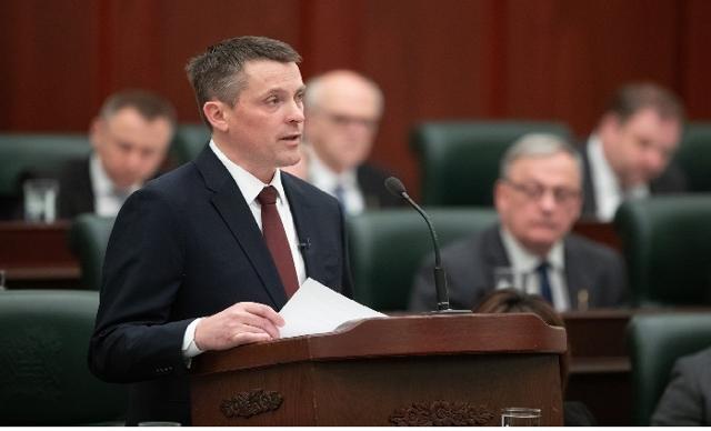 Alberta finance Minister to deliver year-end fiscal update, $5.8B  surplus forecasted - https://cdn.connectfm.ca/Nate-Horner’s.jpg