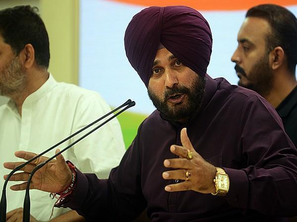 navjot-singh-sidhu-slams-centre-terms-farm-laws-black