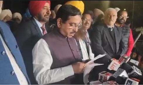 Protesting farmers-Centre hold ‘positive’ meeting, next round Feb 22 - https://cdn.connectfm.ca/PARLAD-JOSHI.jpg