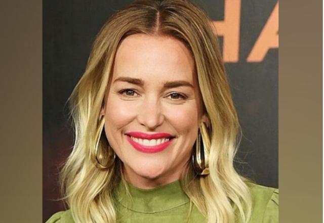 Piper Perabo donates to Priyanka Chopra's COVID-19 fundraiser - https://cdn.connectfm.ca/PP.jpg