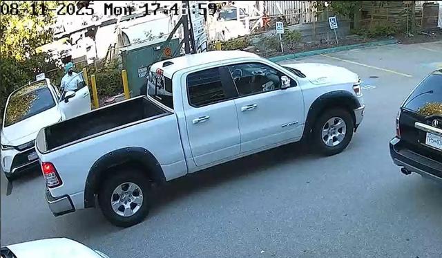 Surrey: PICS CEO Satbir Cheema attacked outside office in broad daylight - https://cdn.connectfm.ca/Pics-attack1.jpg