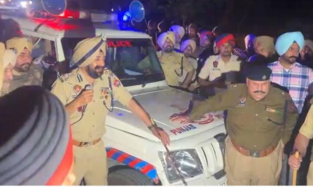 Police Begin Clearing Punjab-Haryana Shambhu and Khanauri Borders After 13 Months - https://cdn.connectfm.ca/Police_2025-03-19-192741_bgxo.jpg