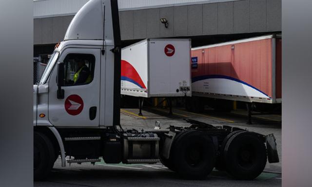 Canada Post workers go on strike Friday - https://cdn.connectfm.ca/Post-workers.jpg