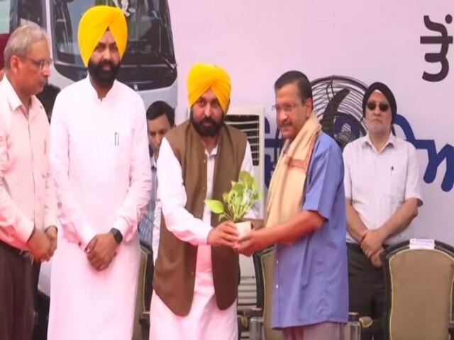 Mann, Kejriwal flag Volvo bus services from Jalandhar to Delhi Airport - https://cdn.connectfm.ca/Punjab-CM-Bhagwant-Mann-and-Delhi-CM-Arvind-Kejriwal_ANI.jpg
