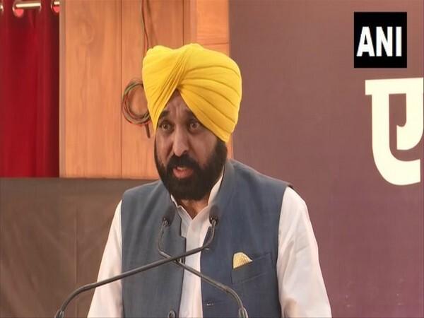 Punjab CM announces to reduce training period of newly recruited Patwaris - https://cdn.connectfm.ca/Punjab-Chief-Minister-Bhagwant-Mann.jpg