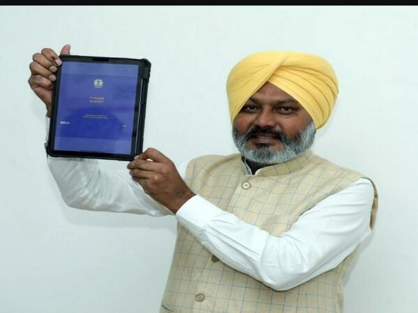 Punjab budget: Expert fears state might enter debt trap soon - https://cdn.connectfm.ca/Punjab-Finance-Minister-Harpal-Singh-Cheema.jpg
