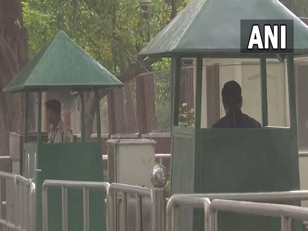 Rain brings welcome respite from sweltering heat for Delhi - https://cdn.connectfm.ca/Rains-in-parts-of-Delhi_ANI.jpg