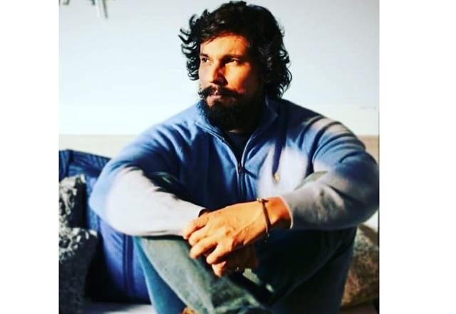 Randeep Hooda apologized at the Golden Temple before cutting his hair  - https://cdn.connectfm.ca/Randeep-Hooda_210521_142704.jpg