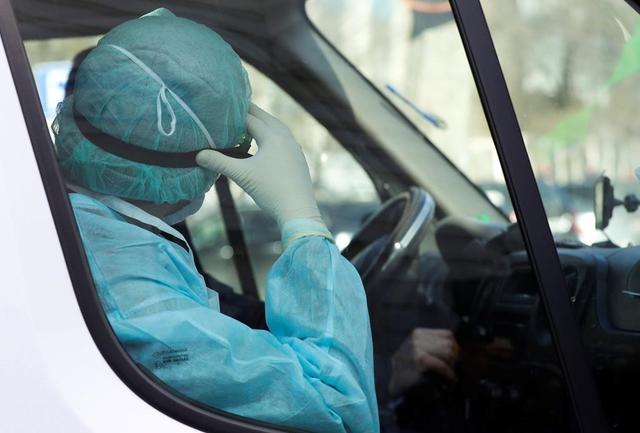 Four new COVID-19 cases in Canada, first death in the U.S. - https://cdn.connectfm.ca/Risk-to-being-overly-cautious-in-COVID-19-protection-protocols_-PHAC.jpeg