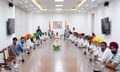 skm-delegation-raises-bbmb-membership-water-management-concerns-with-punjab-governor