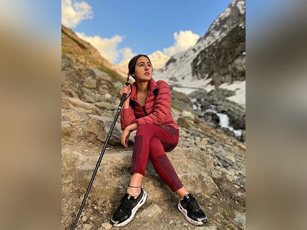 Sara Ali Khan gives glimpse of her trekking in Kashmir - https://cdn.connectfm.ca/Sara-Ali-Khan_ANI.jpg