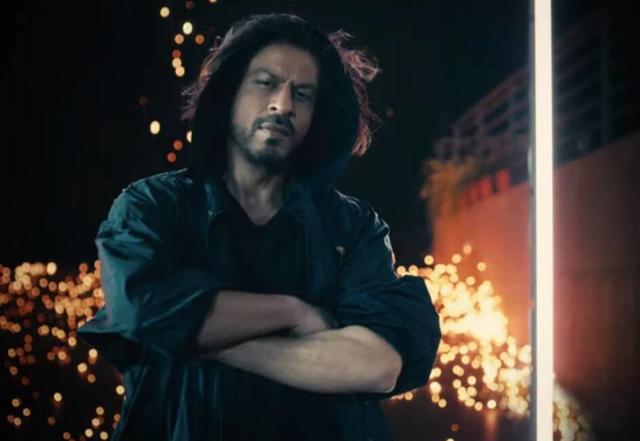A loving gesture by Shah Rukh Khan… - https://cdn.connectfm.ca/Shah-Rukh-Khan.jpg
