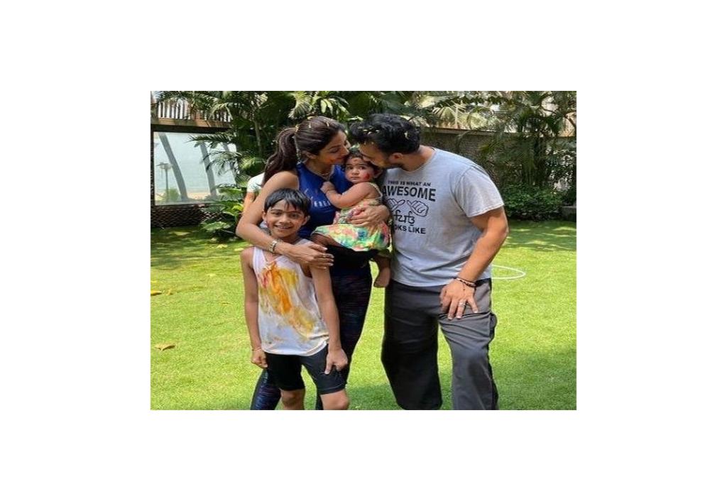 shilpa-shetty-introduces-fans-to-new-family-member-on-sons-9th-birthday